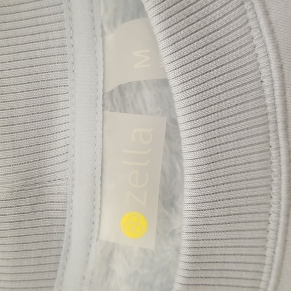 💕ZELLA💕 Coastal Side Split Crewneck Sweatshirt ~ Feather Blue Medium M NWT - Picture 7 of 7